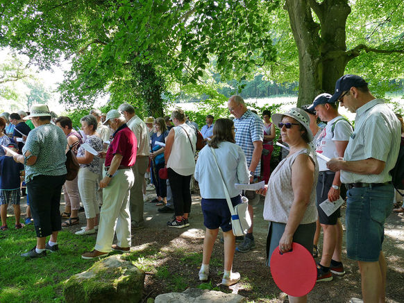 Festgottesdienst zum 1.000 Todestag des Heiligen Heimerads auf dem Hasunger Berg (Foto: Karl-Franz Thiede) Festgottesdienst zum 1.000 Todestag des Heiligen Heimerads auf dem Hasunger Berg (Foto: Karl-Franz Thiede)